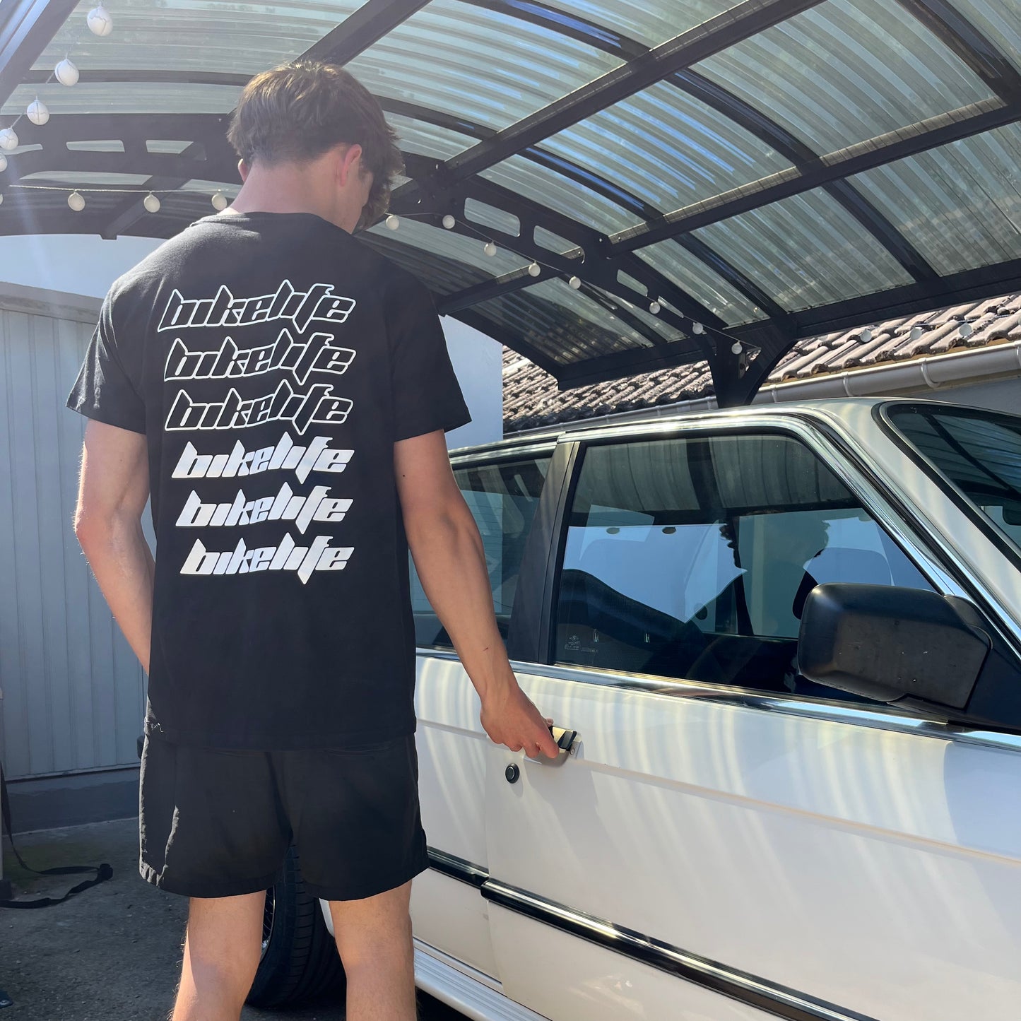 Tee-shirt dégradé BIKELIFE noir et blanc logo dos