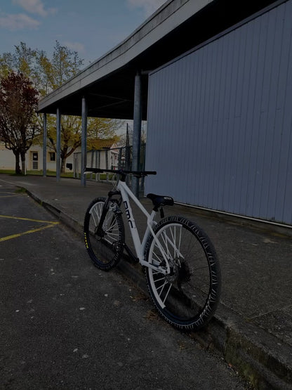 SELLE PATROX NOIRE ET BLANCHE EDITION BIKELIFE