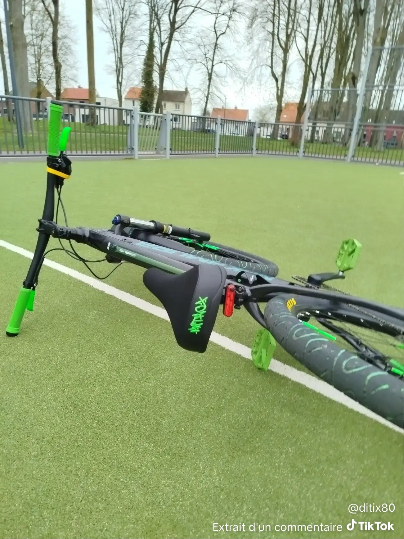 SELLE PATROX NOIRE ET VERTE EDITION BIKELIFE