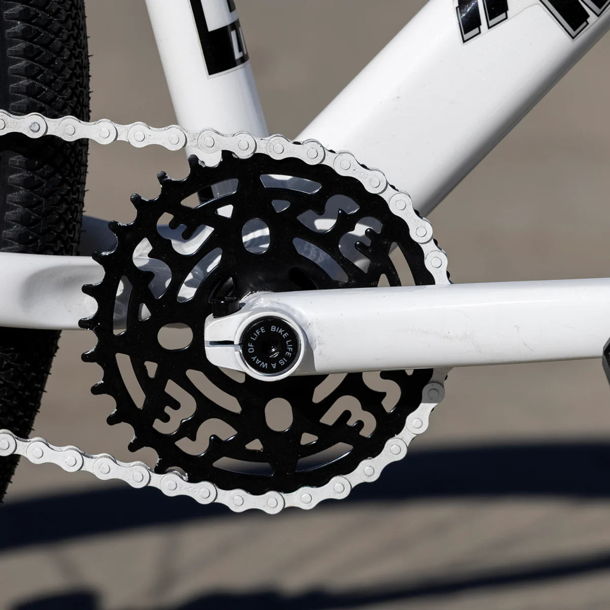PRÉ COMMANDE - SEBikes Maniacc Flyer 2026 Blanc 27.5’’